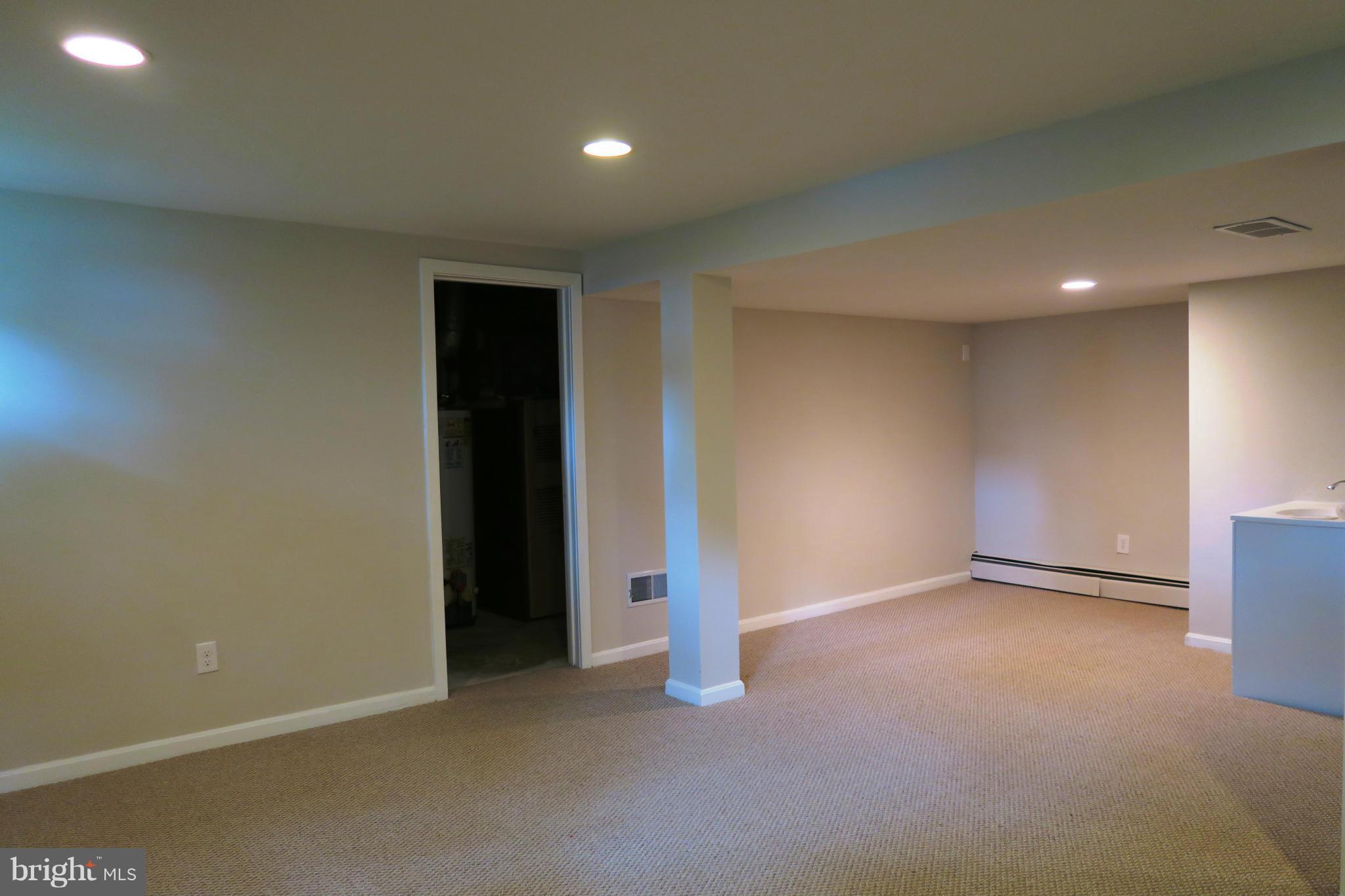 SPORTSMAN PARK - Residential Lease