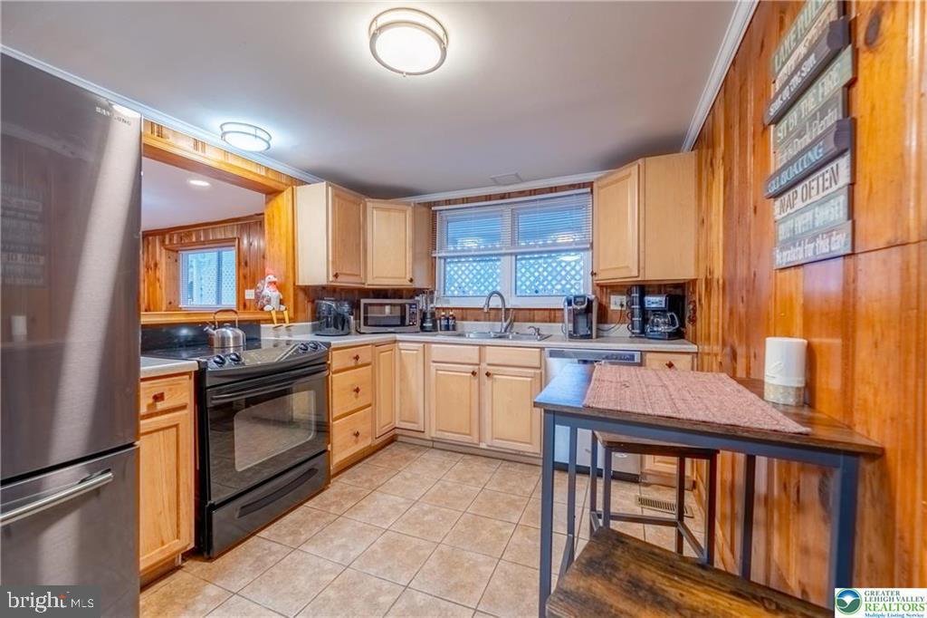 LAKE HARMONY - Residential