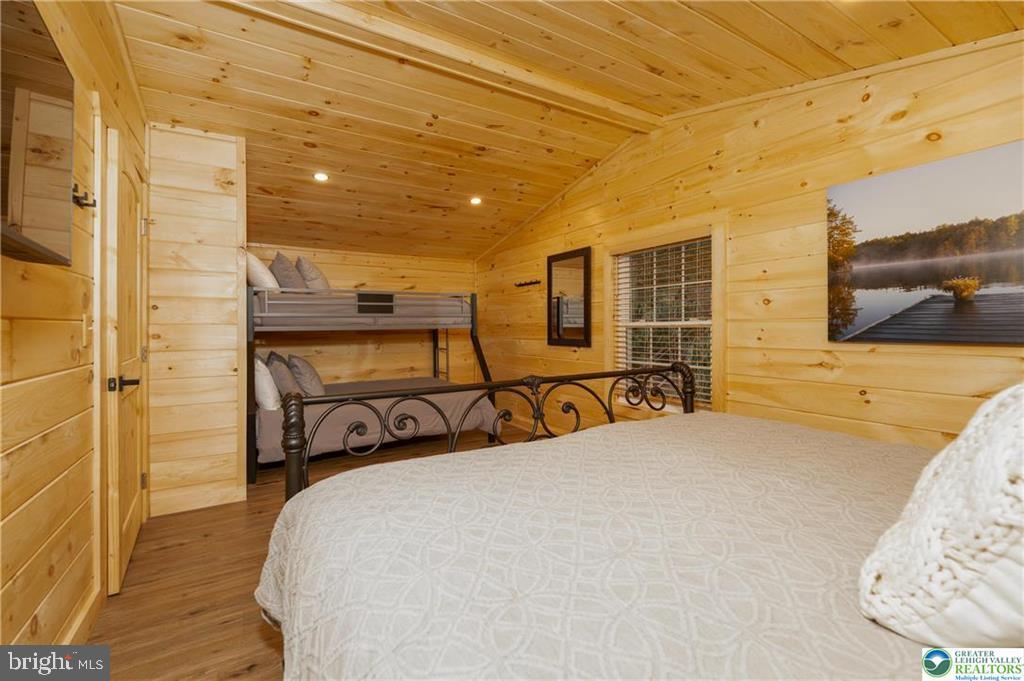 LAKE HARMONY - Residential