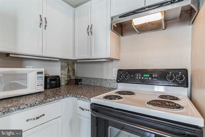 COURTBRIDGE - Residential Lease