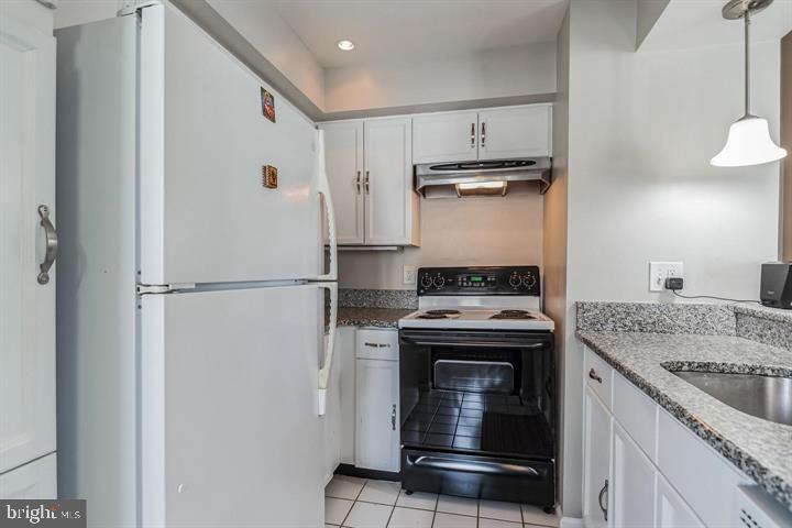 COURTBRIDGE - Residential Lease