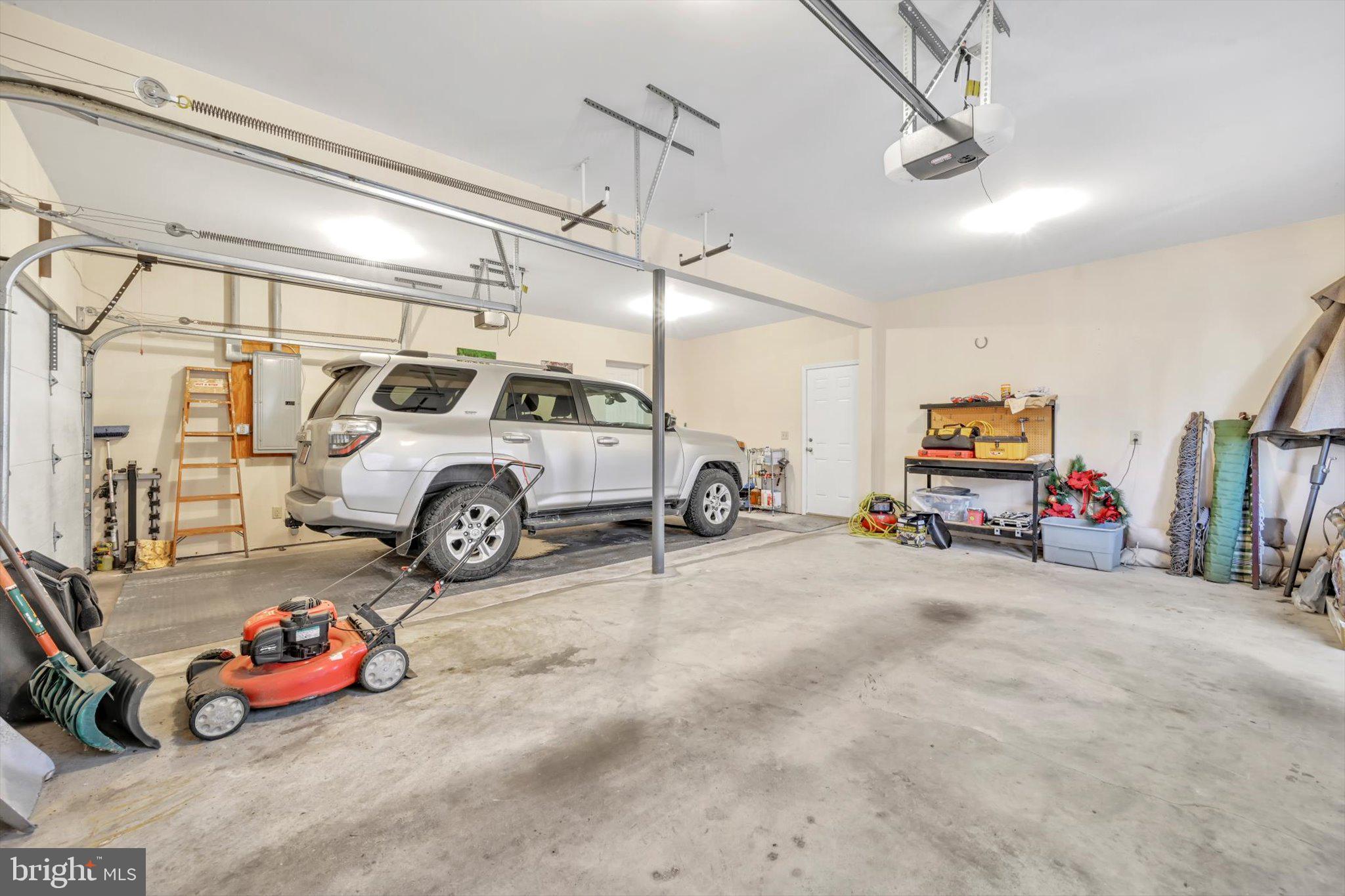 DEER RUN ESTATES - Residential