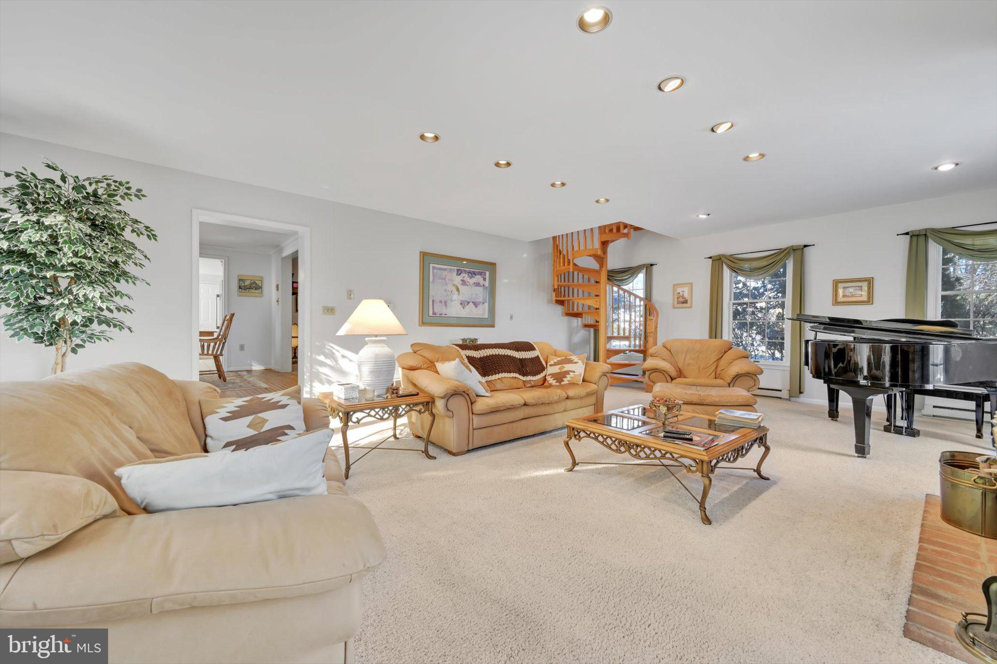 DEER RUN ESTATES - Residential