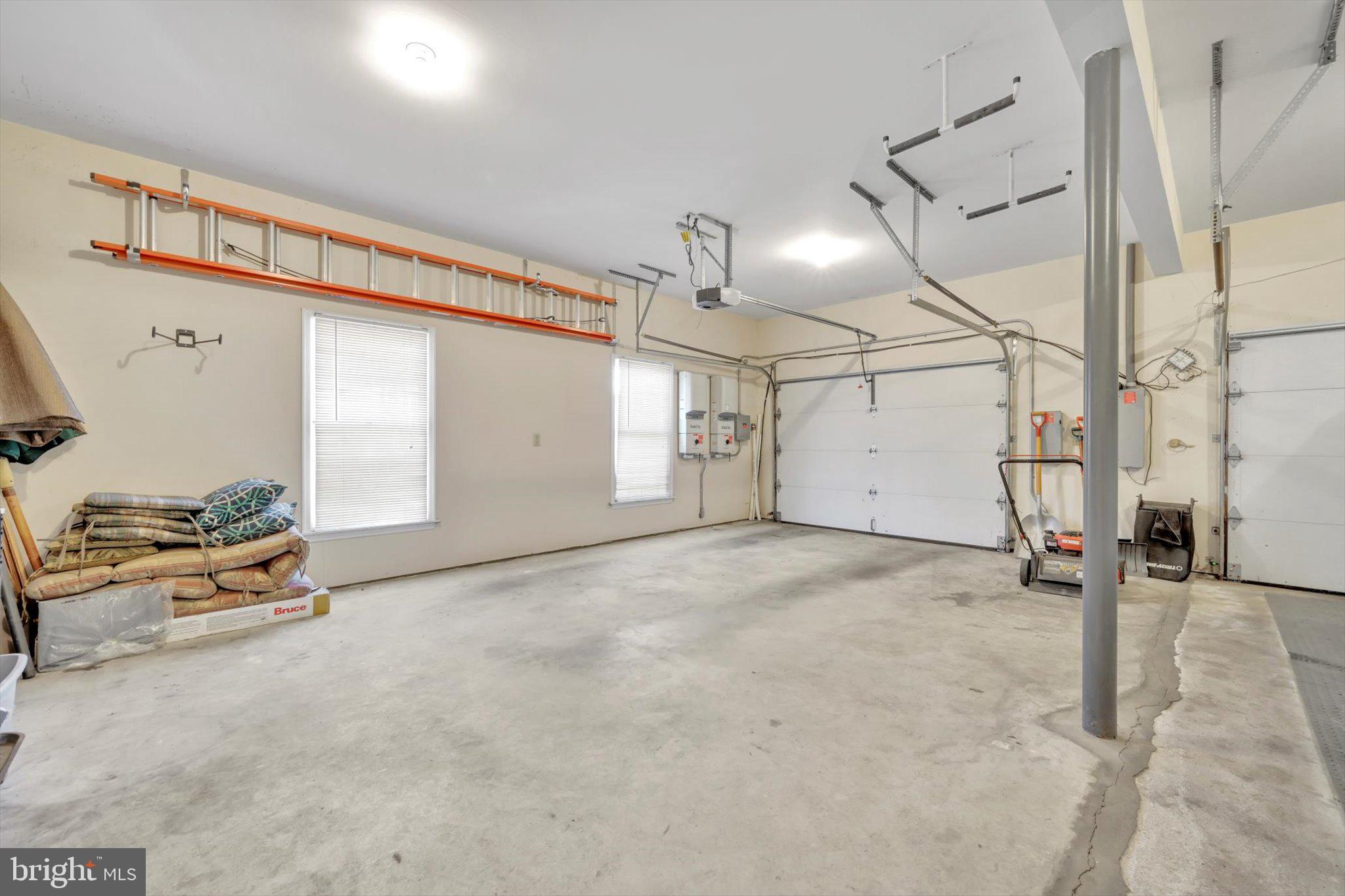 DEER RUN ESTATES - Residential