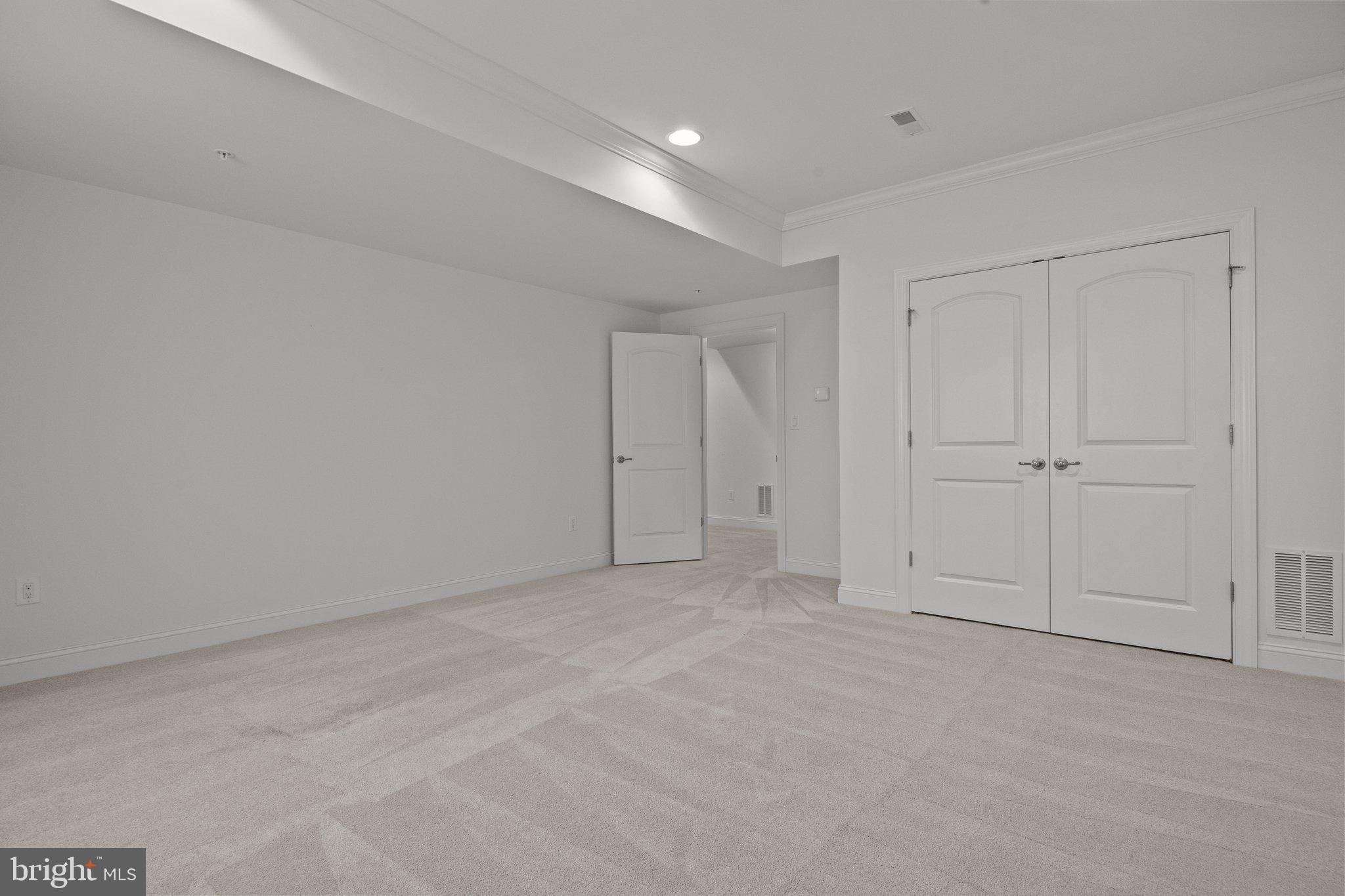 WALDEN SQUARE - Residential