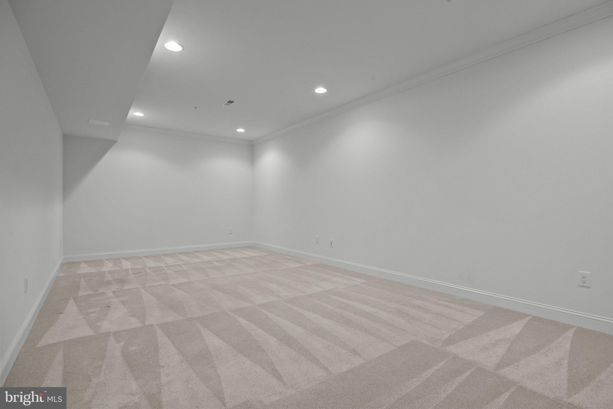 WALDEN SQUARE - Residential