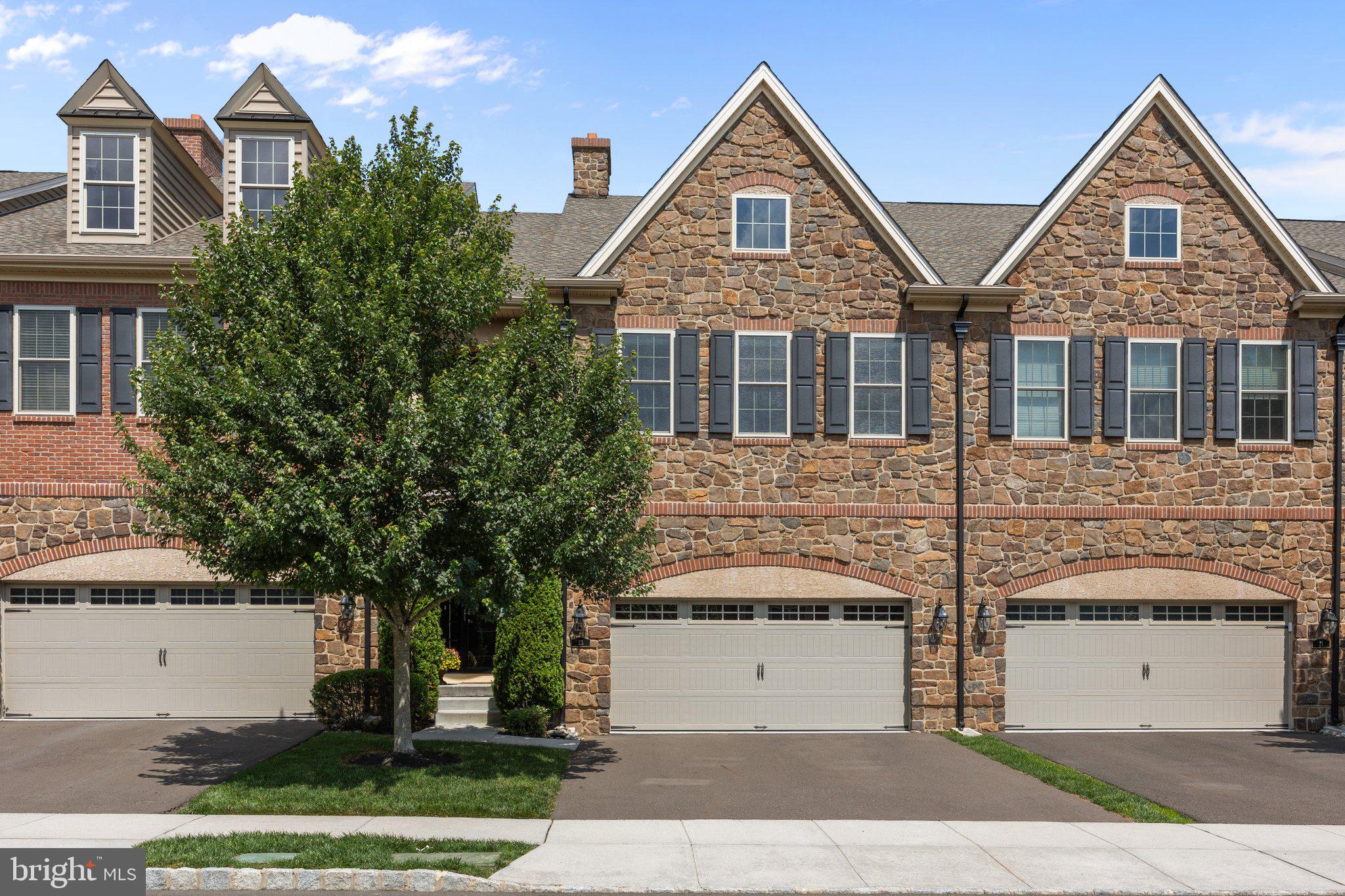 WALDEN SQUARE - Residential