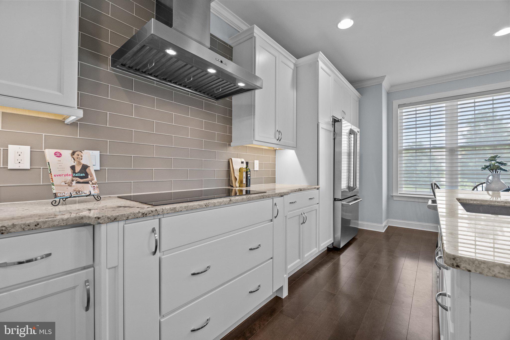 WALDEN SQUARE - Residential