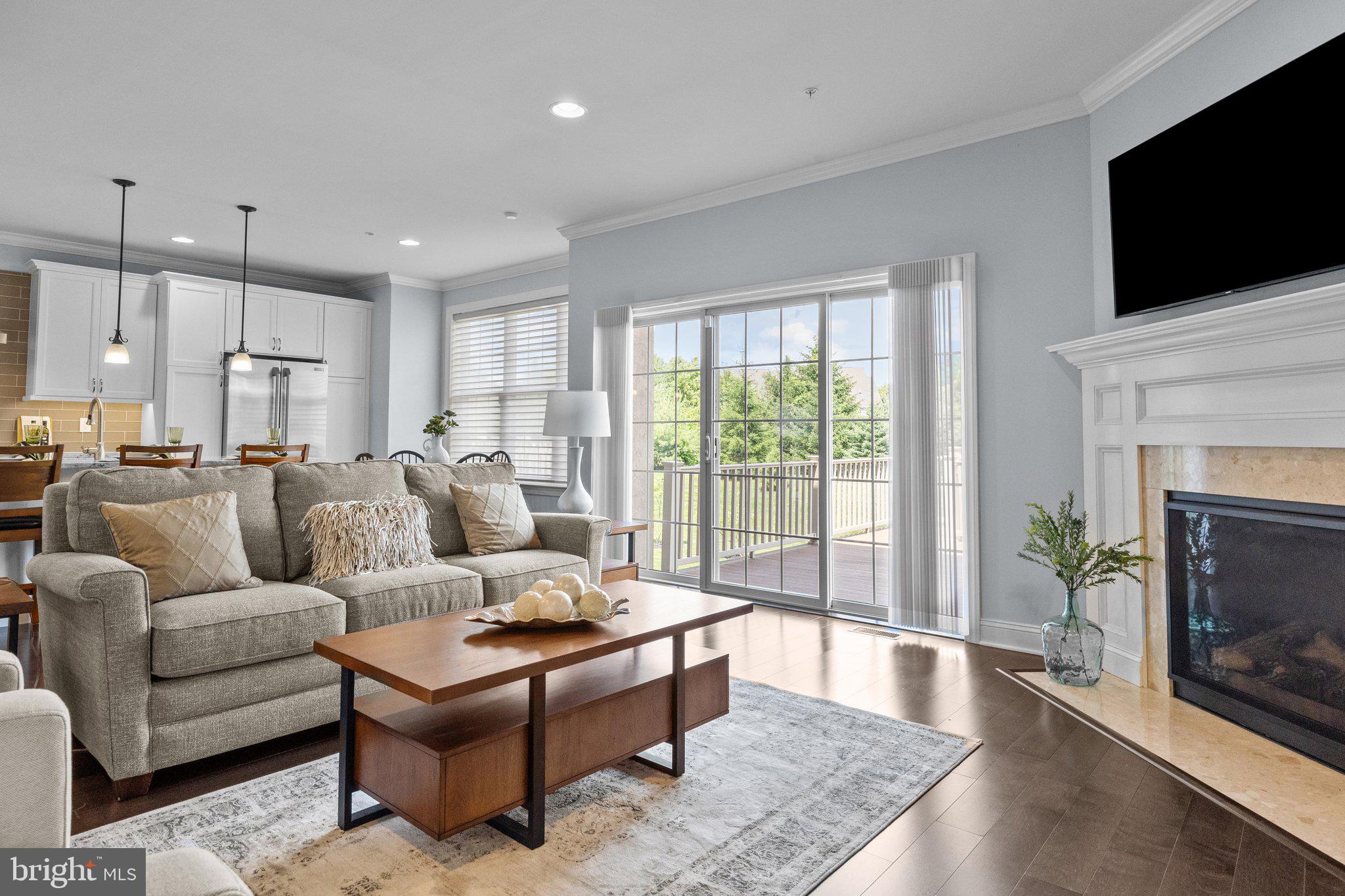 WALDEN SQUARE - Residential