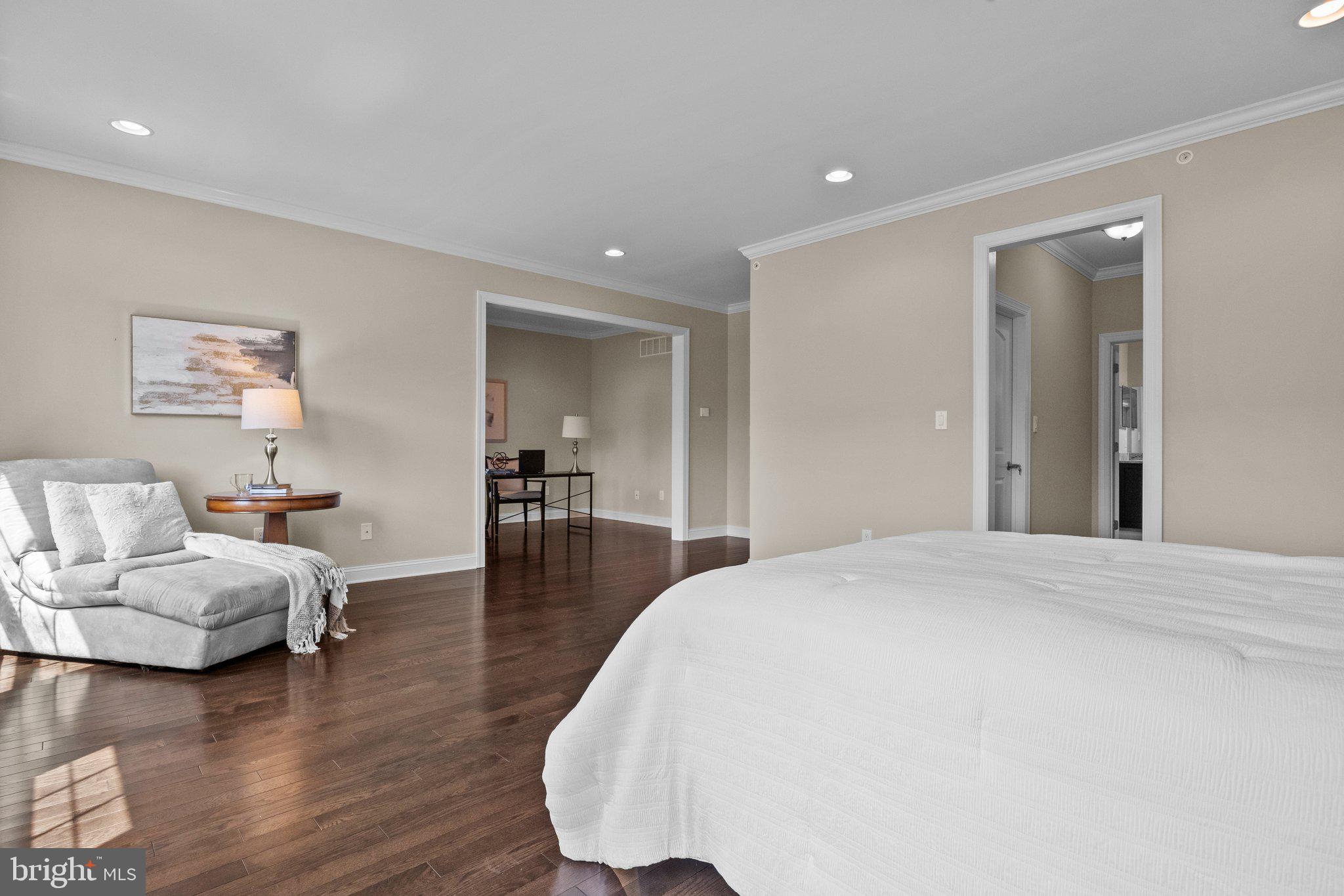 WALDEN SQUARE - Residential