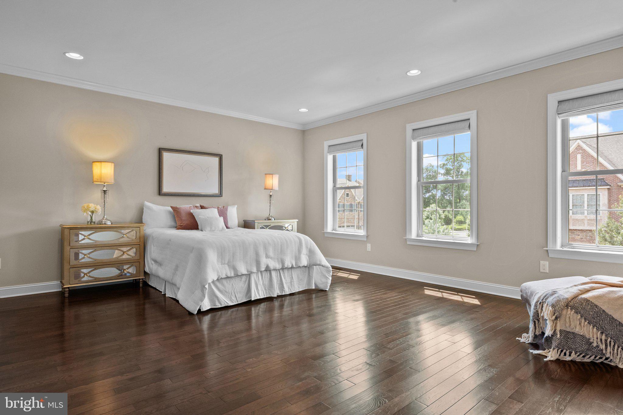 WALDEN SQUARE - Residential