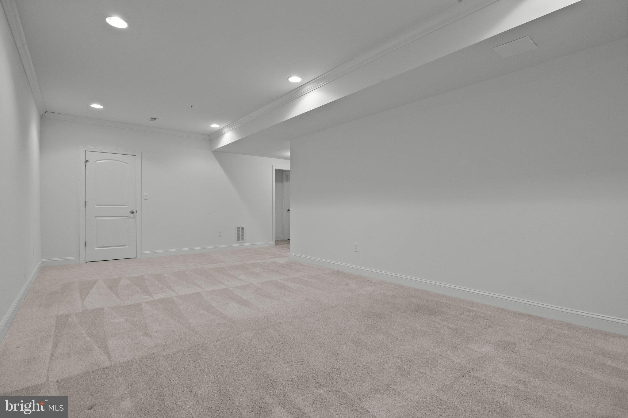 WALDEN SQUARE - Residential