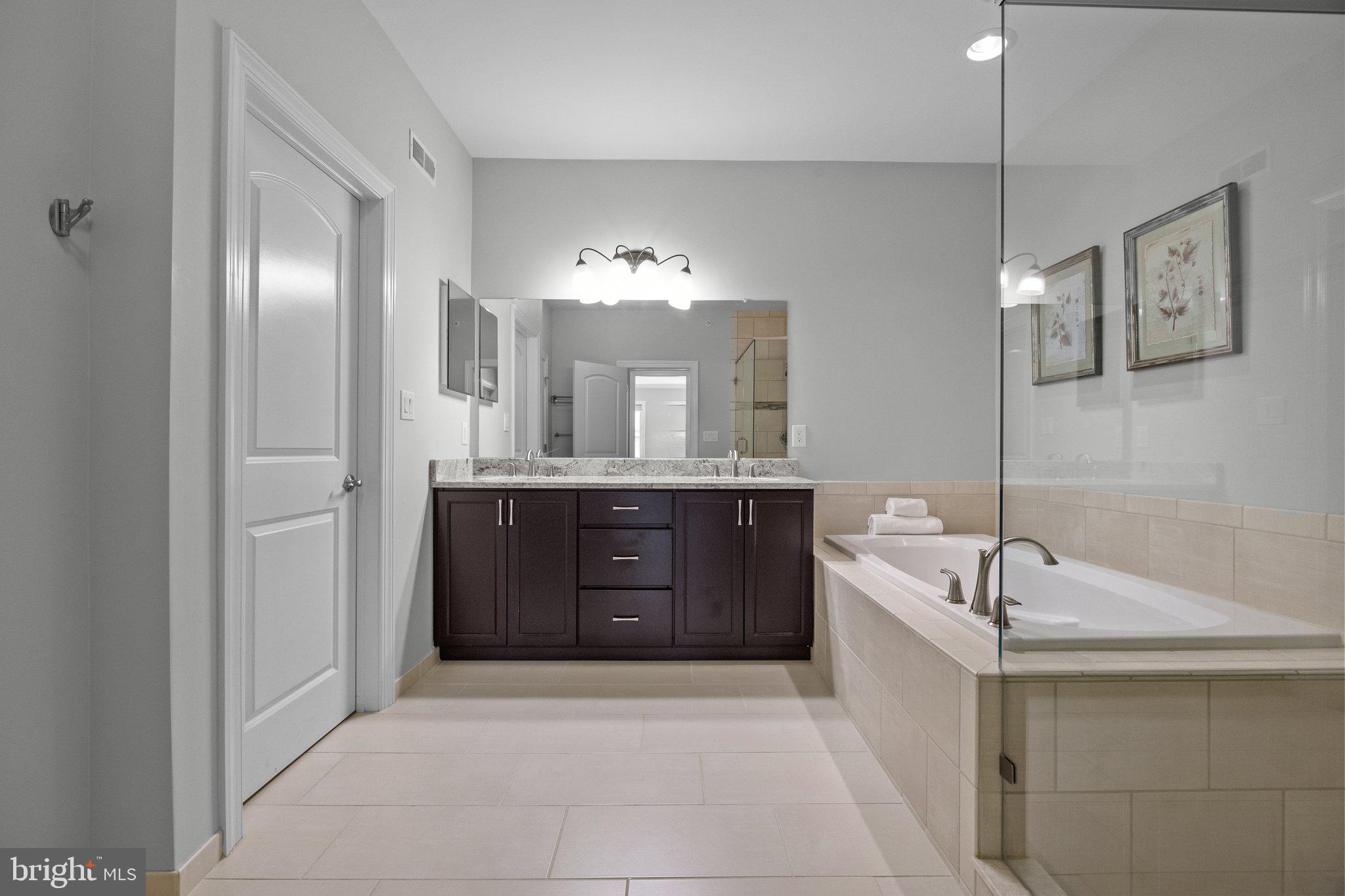 WALDEN SQUARE - Residential