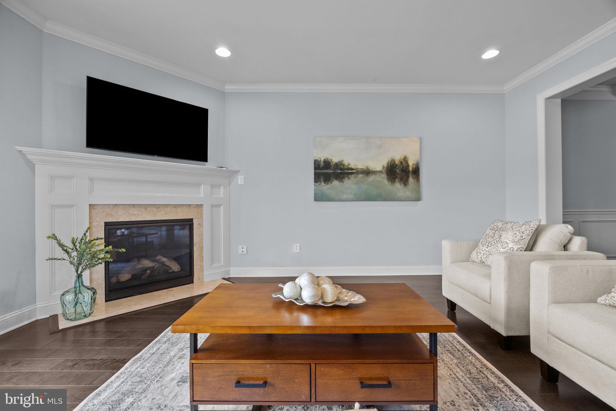 WALDEN SQUARE - Residential