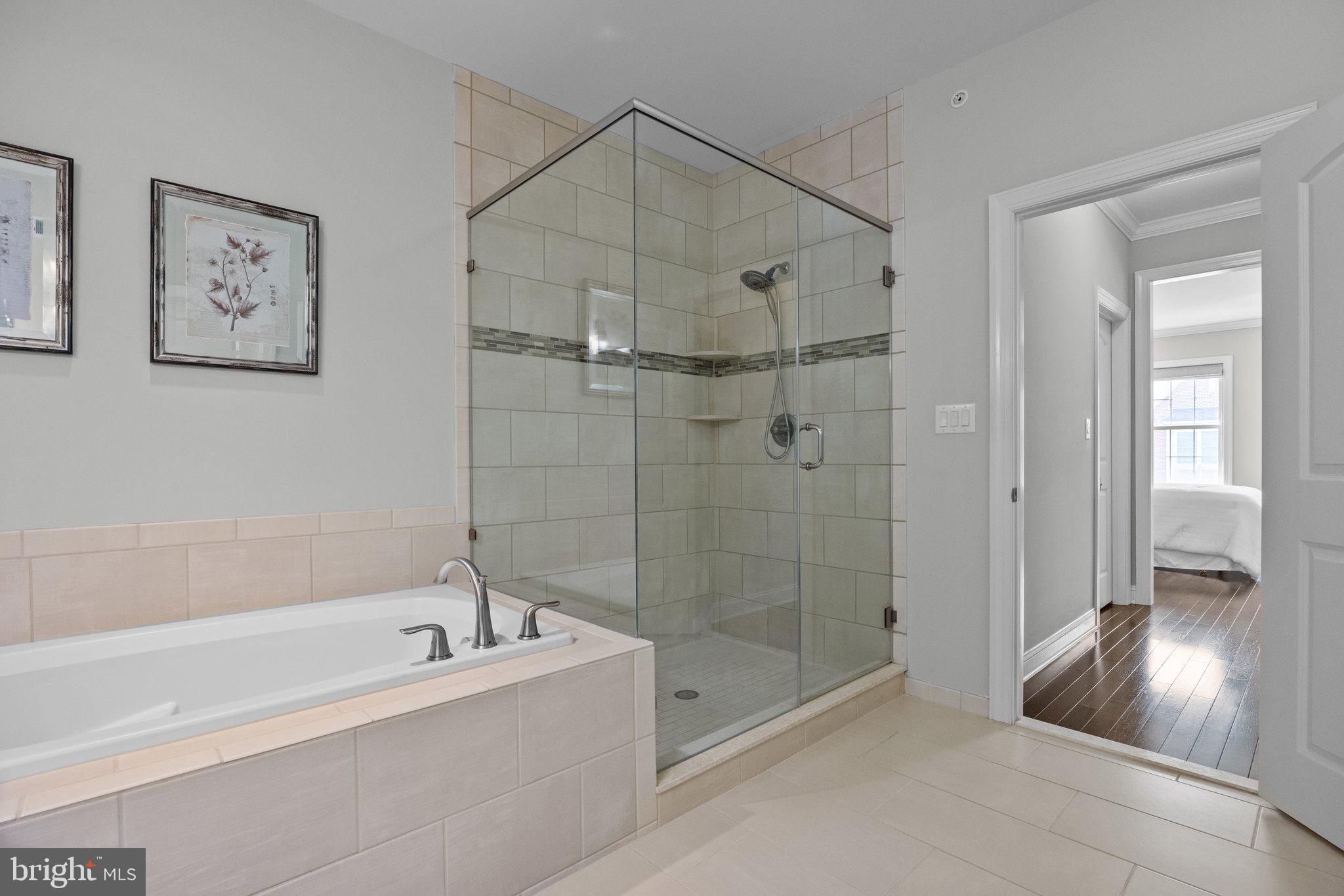 WALDEN SQUARE - Residential