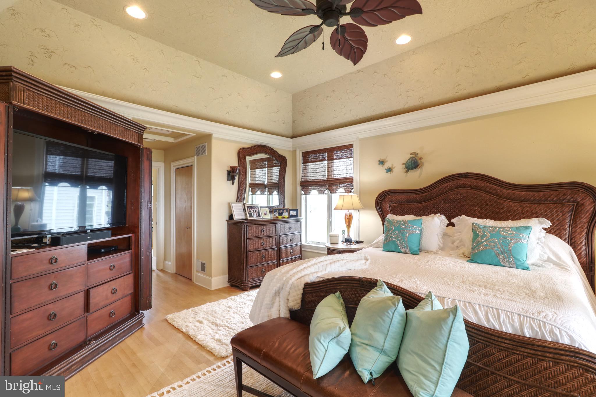 CHARLESTOWN - Residential