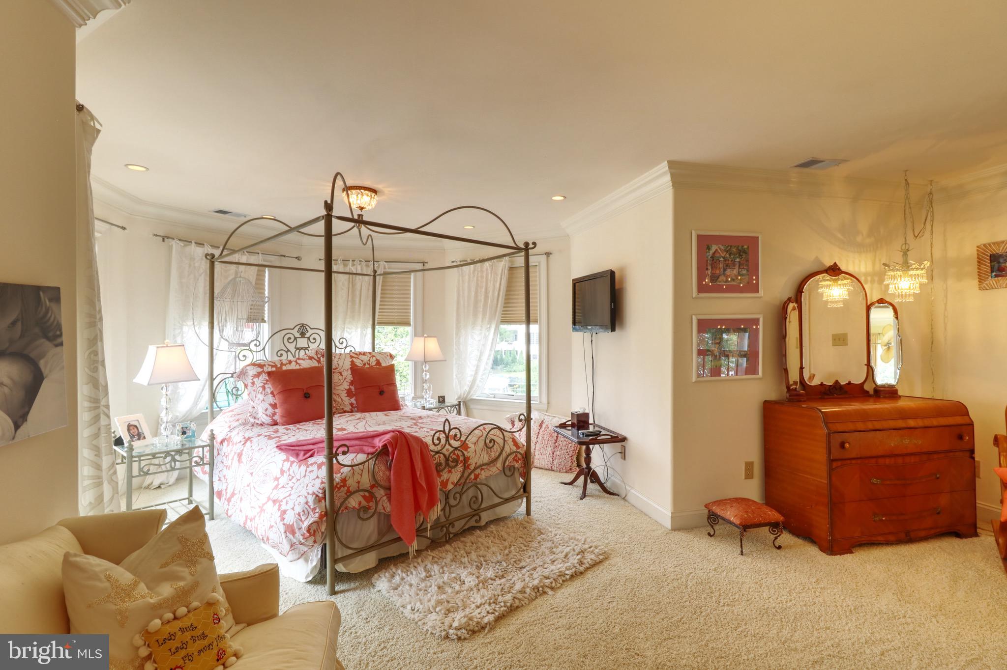 CHARLESTOWN - Residential