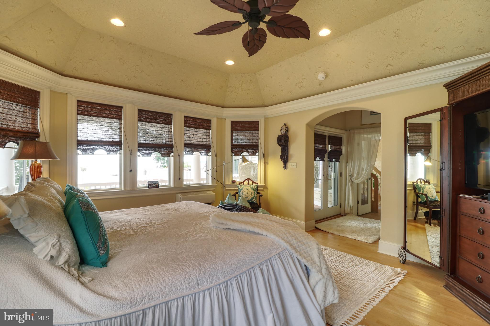 CHARLESTOWN - Residential