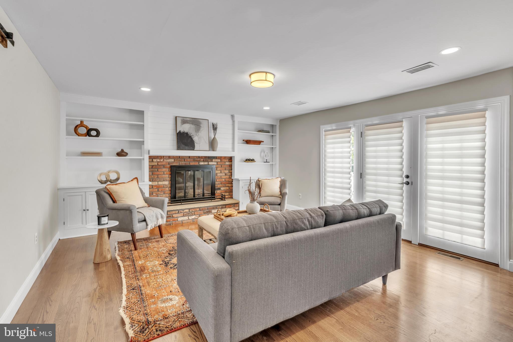 THORNBURY - Residential
