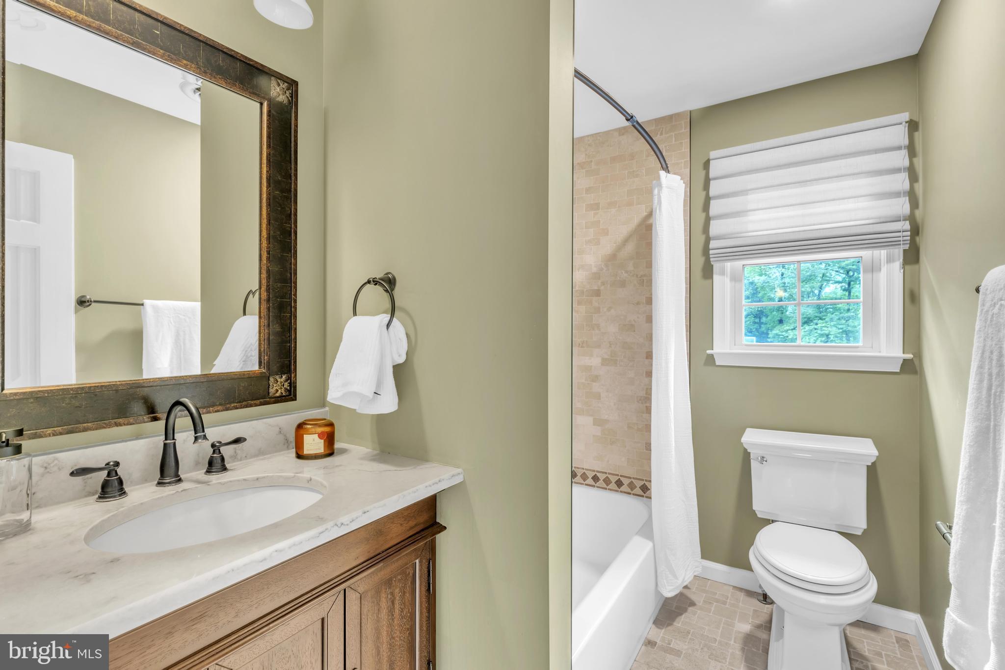 THORNBURY - Residential