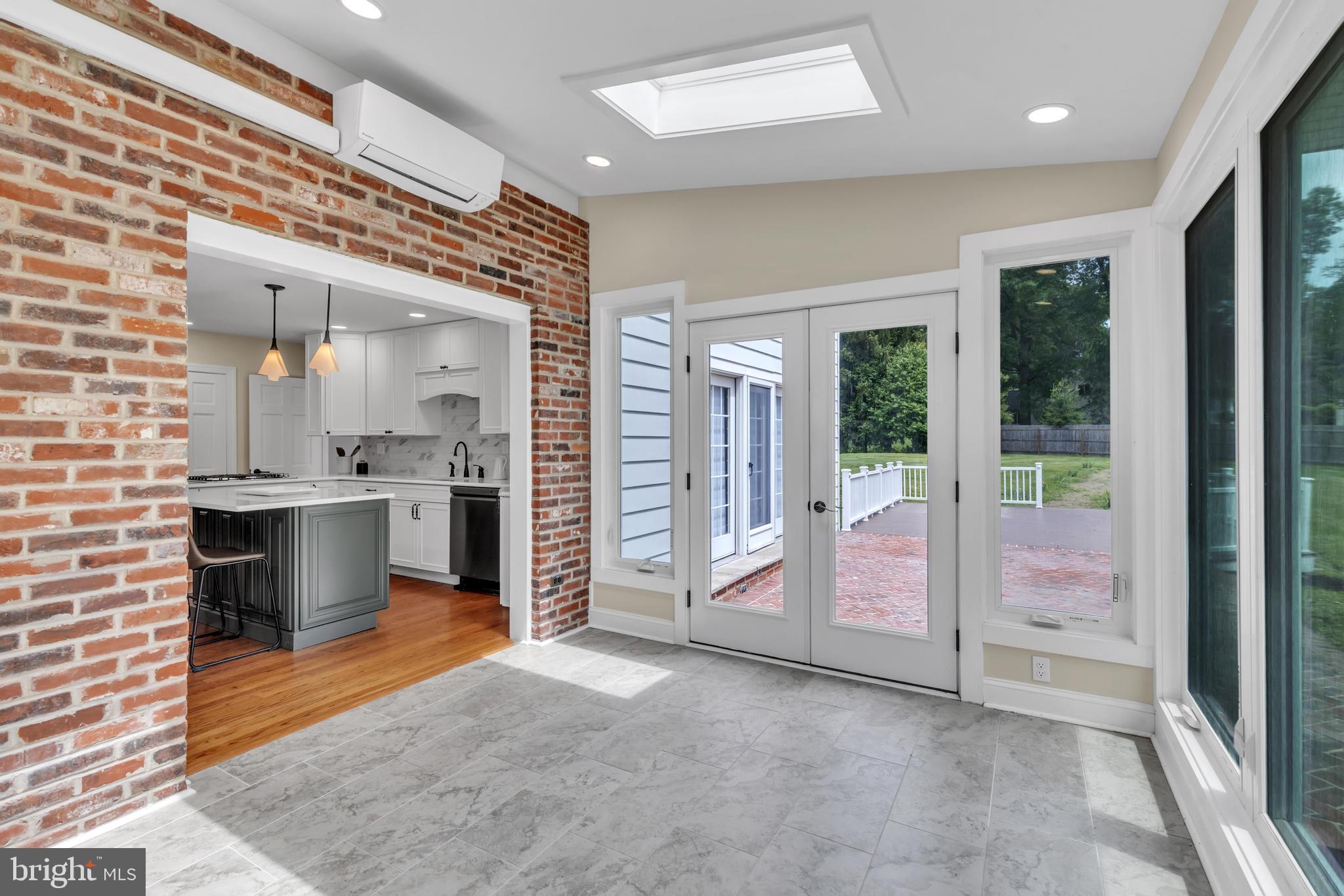THORNBURY - Residential