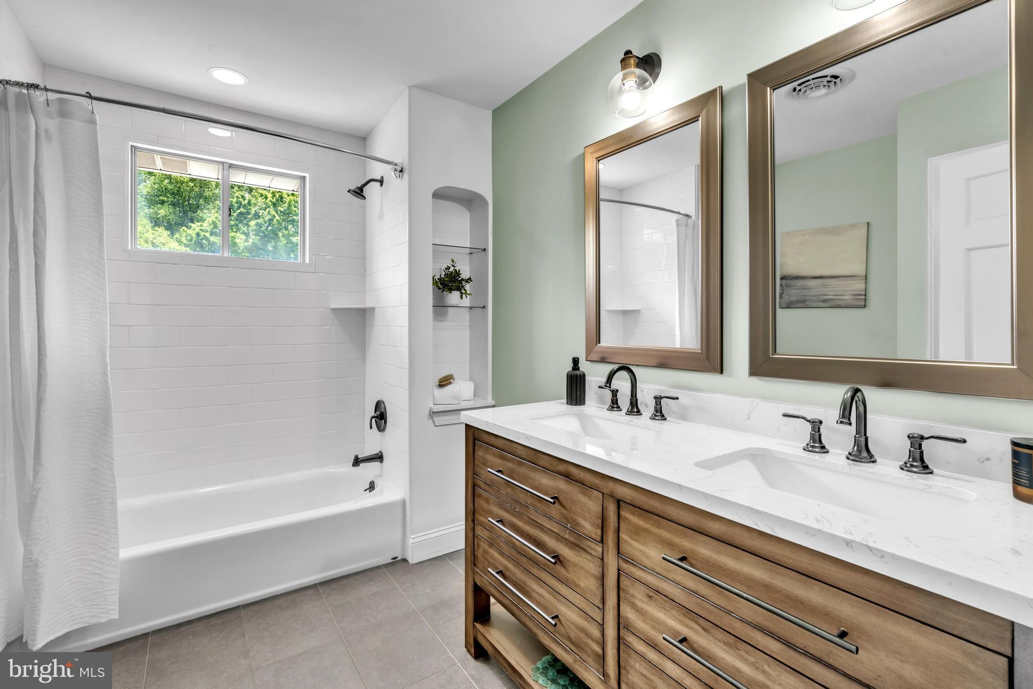 THORNBURY - Residential