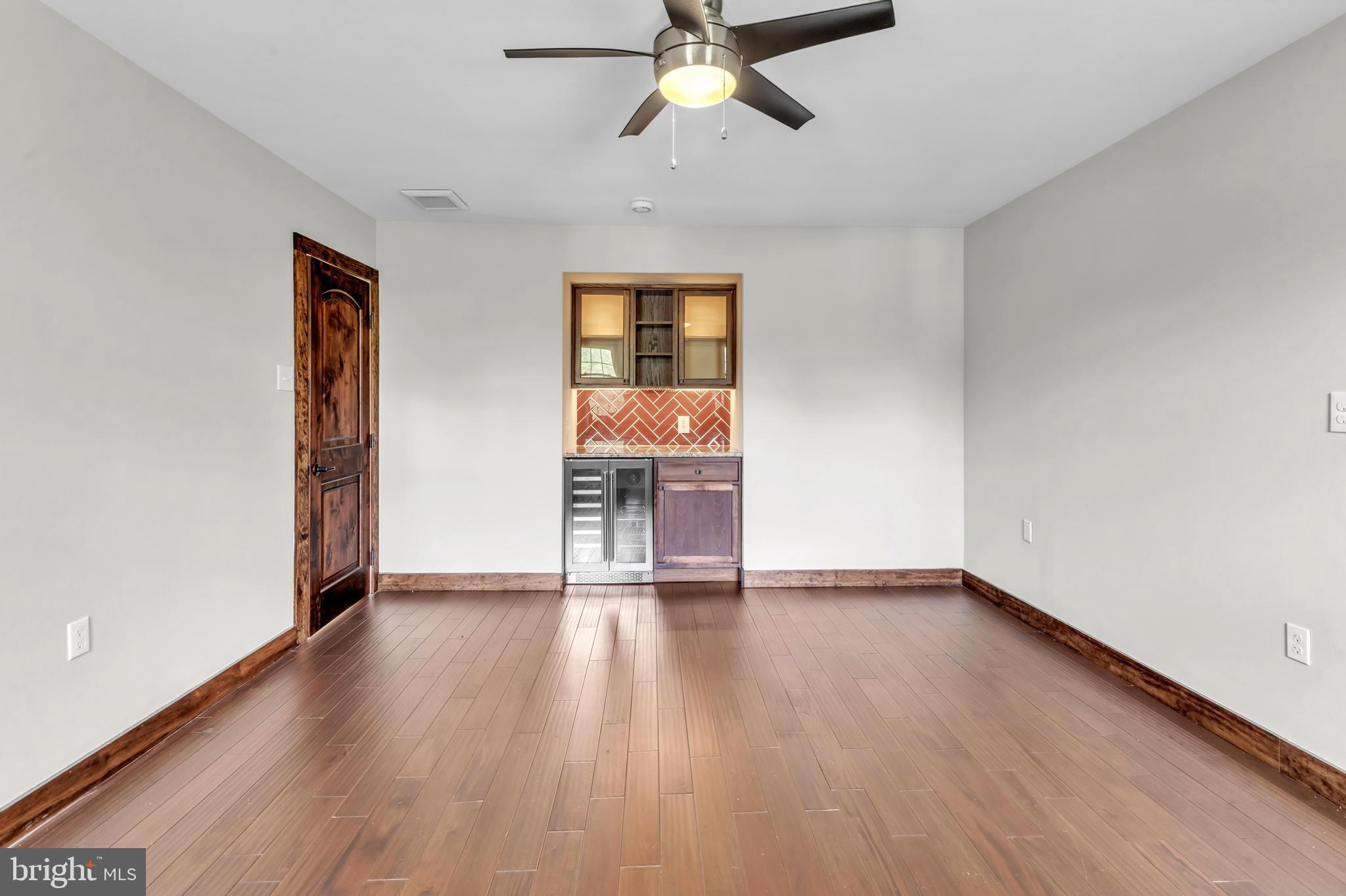 THORNBURY - Residential