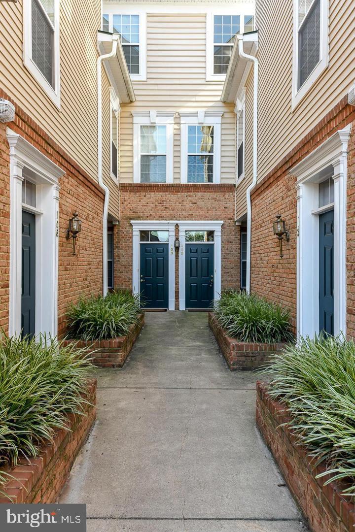 RIDGES AT BELMONT - Residential Lease