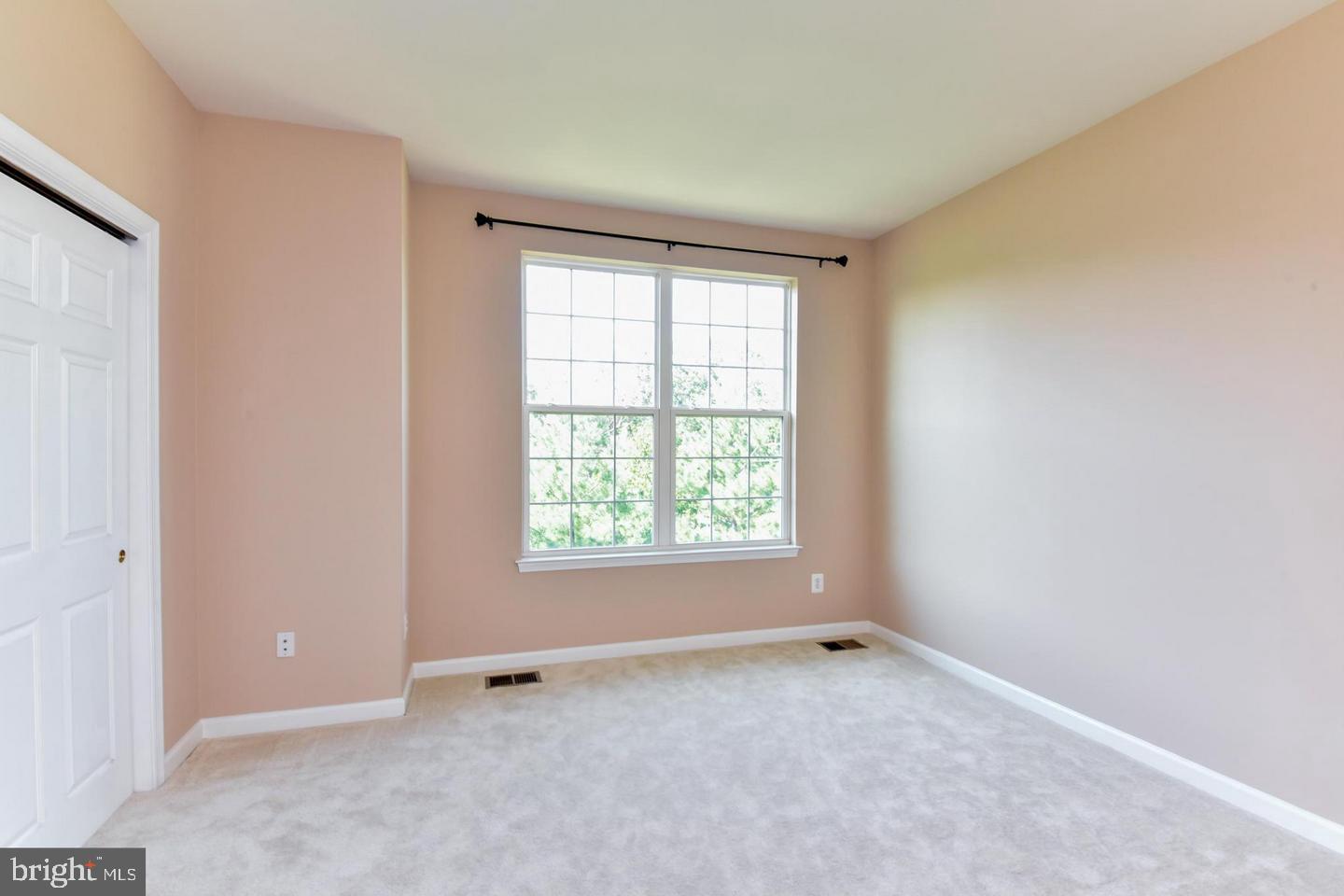 RIDGES AT BELMONT - Residential Lease