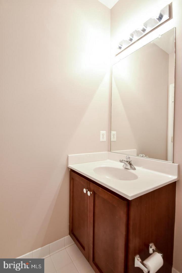 RIDGES AT BELMONT - Residential Lease