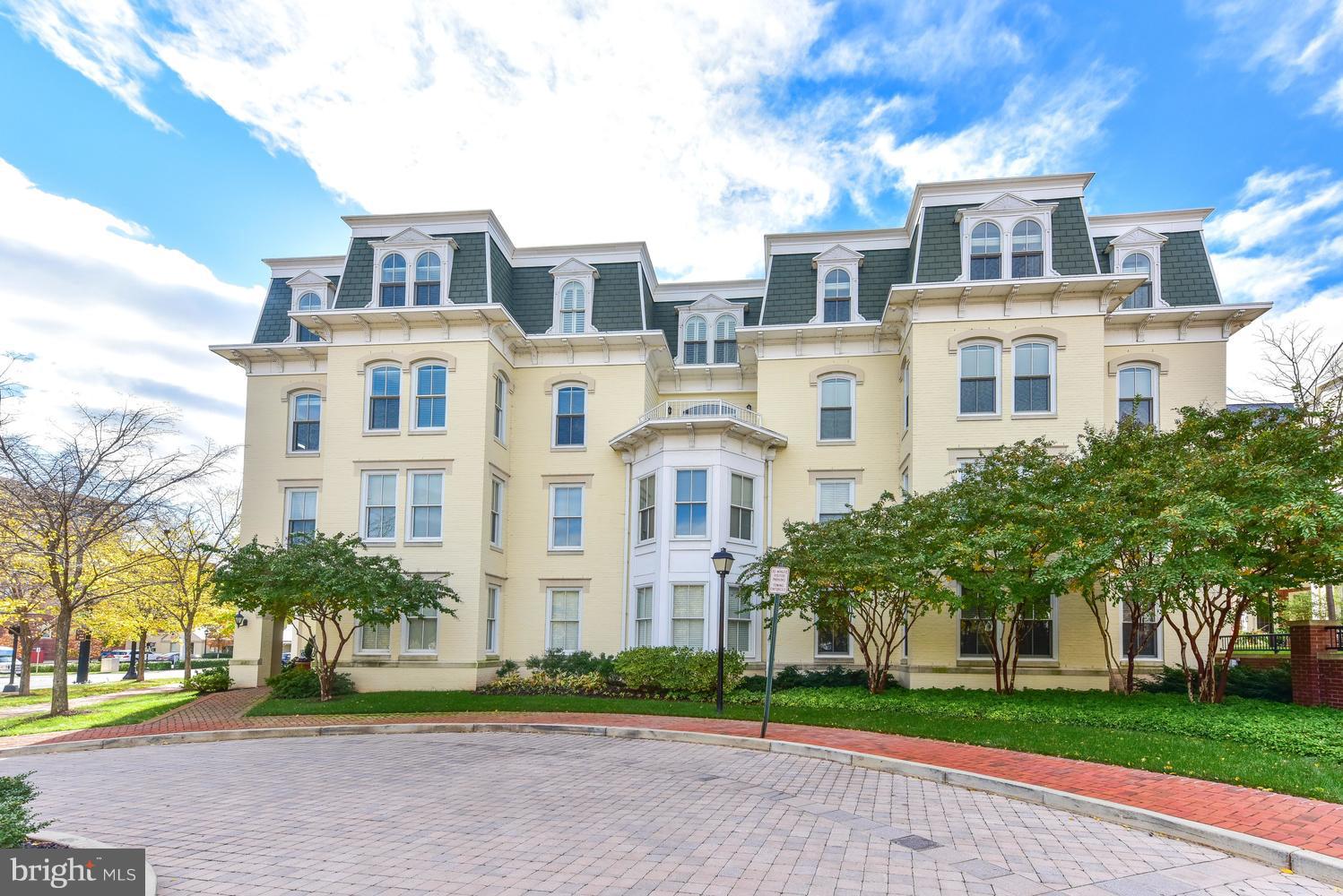 900 NORTH WASHINGTON STREET CONDOMINIUMS - Residential