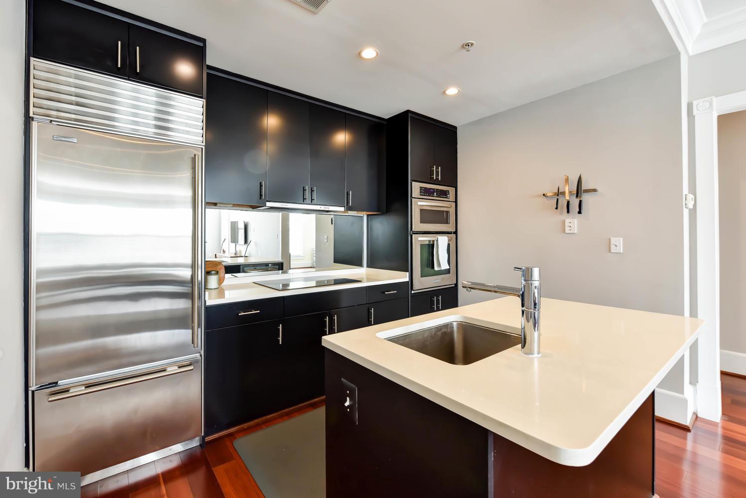 900 NORTH WASHINGTON STREET CONDOMINIUMS - Residential