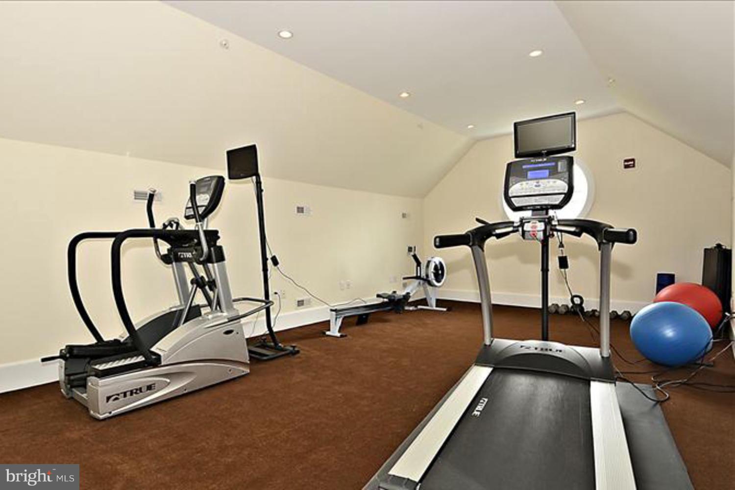 900 NORTH WASHINGTON STREET CONDOMINIUMS - Residential