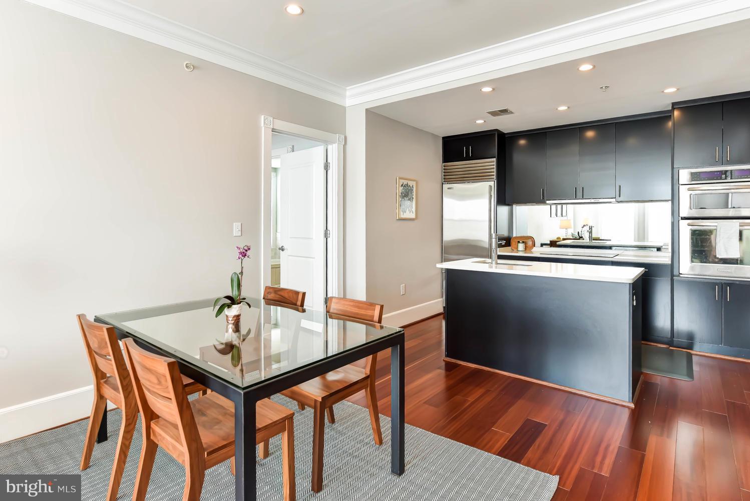 900 NORTH WASHINGTON STREET CONDOMINIUMS - Residential