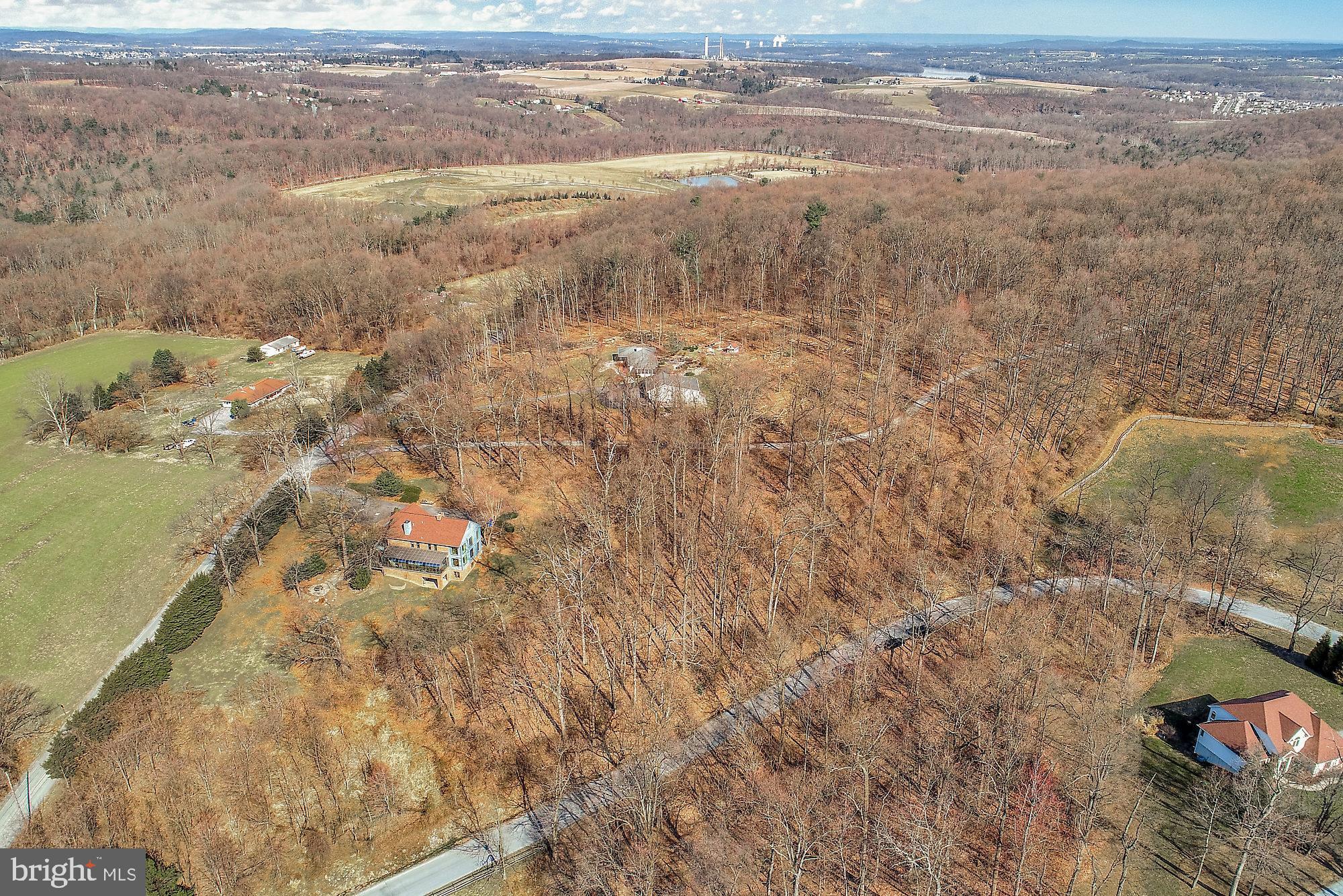 DEER HILL ESTATES - Land