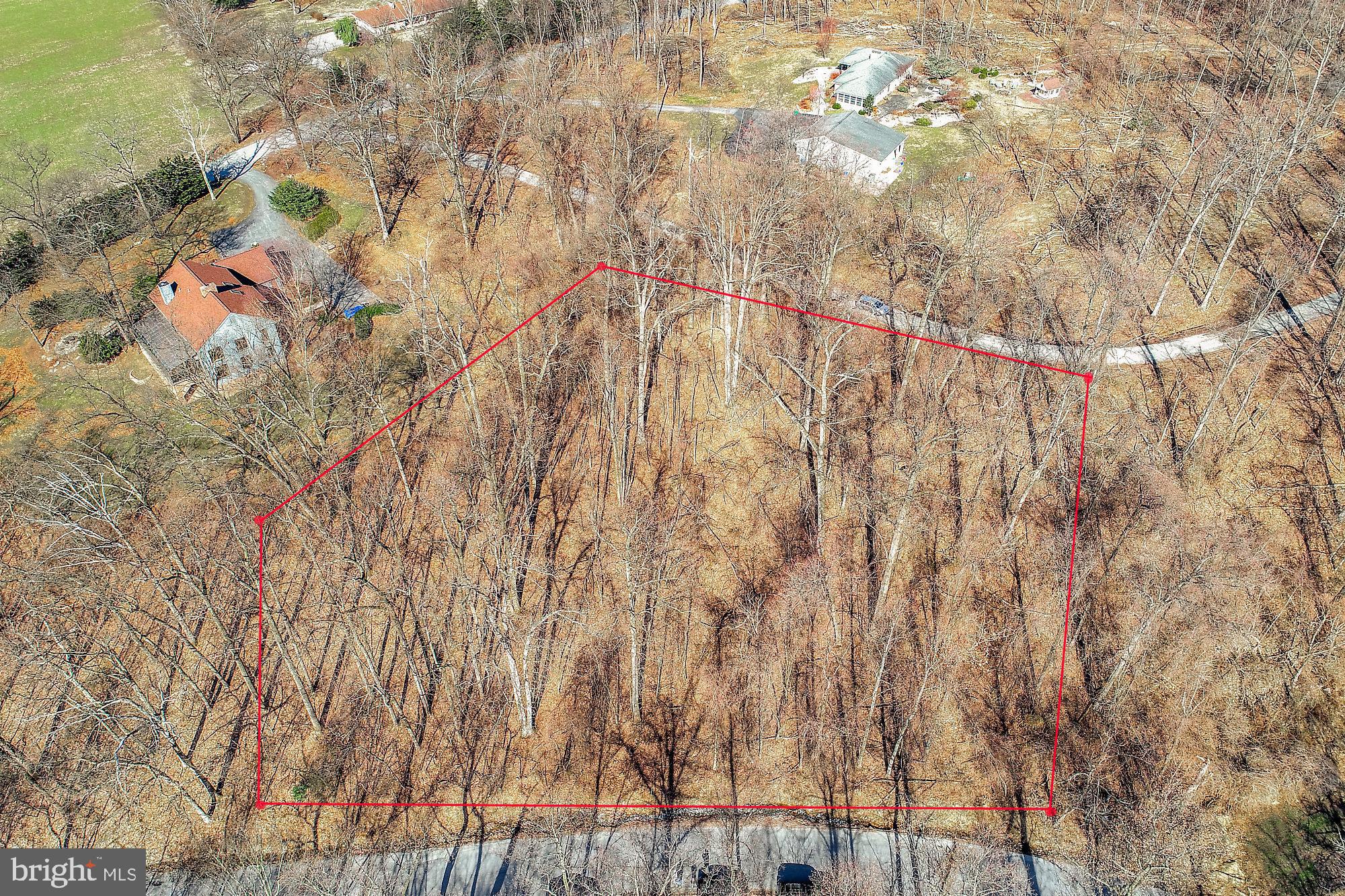 DEER HILL ESTATES - Land