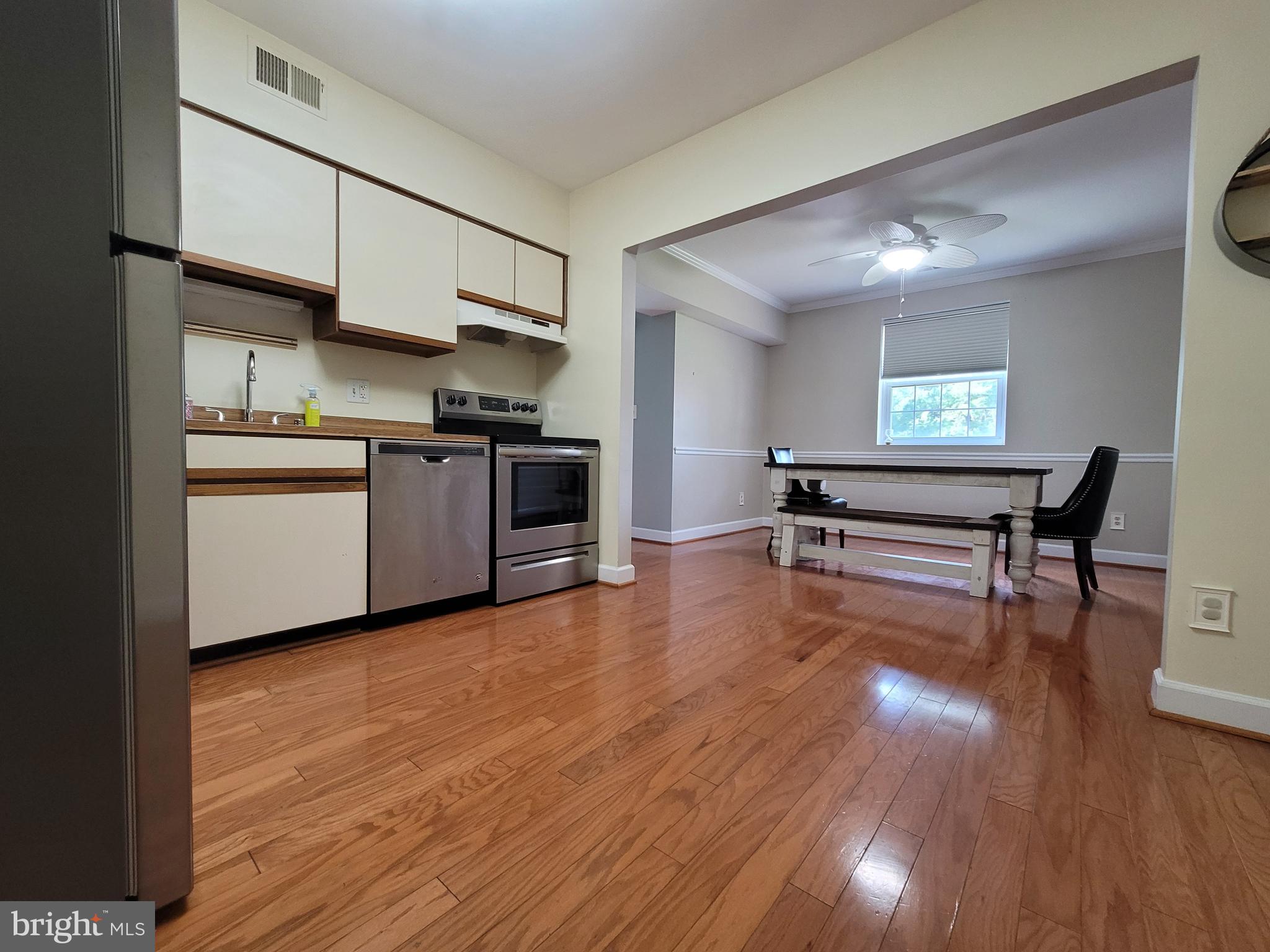 SHEPHERDS KNOLL GARDEN - Residential