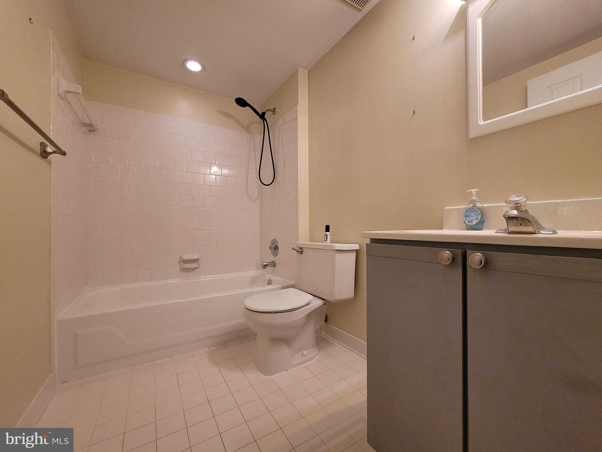 SHEPHERDS KNOLL GARDEN - Residential