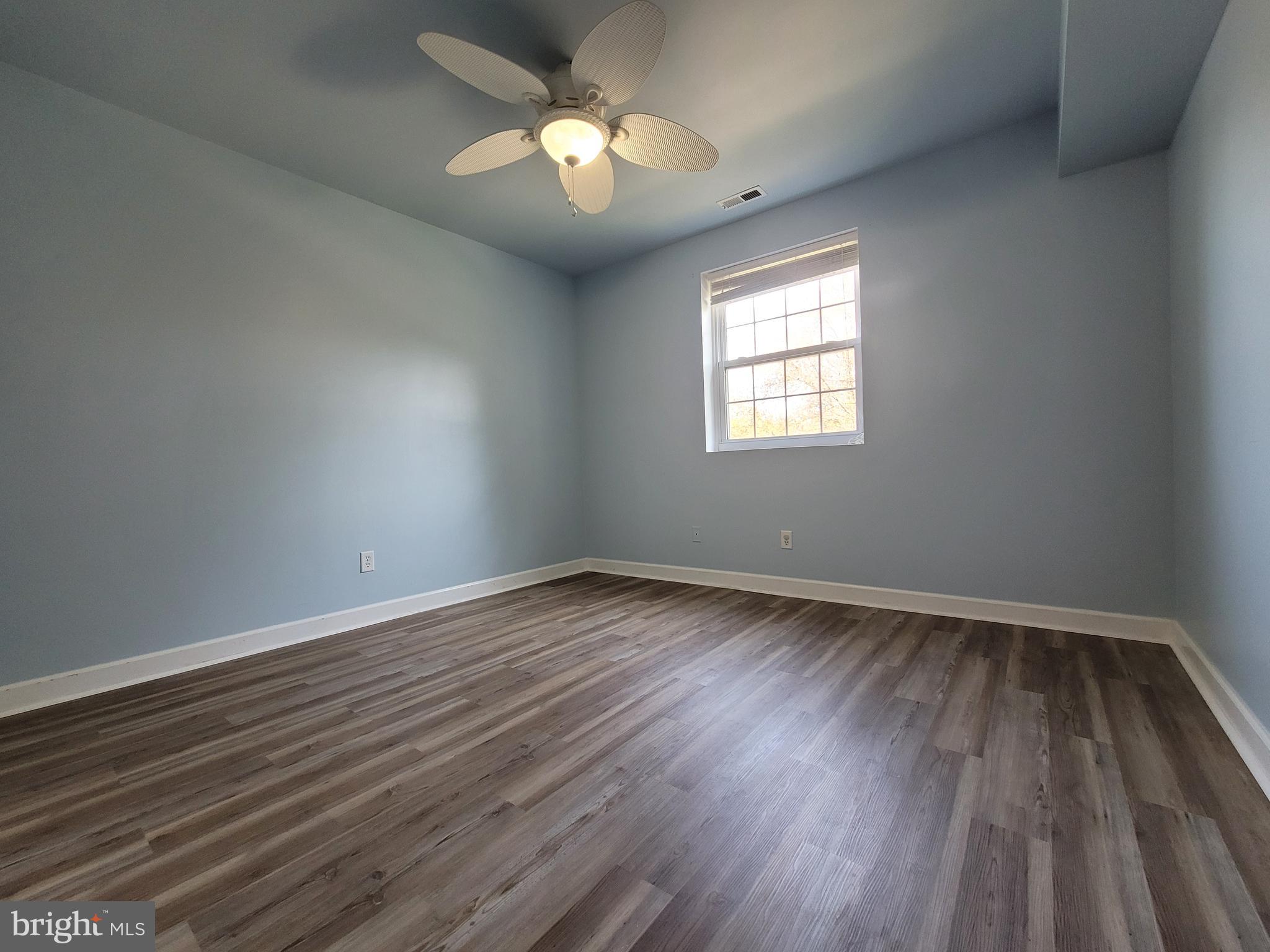 SHEPHERDS KNOLL GARDEN - Residential