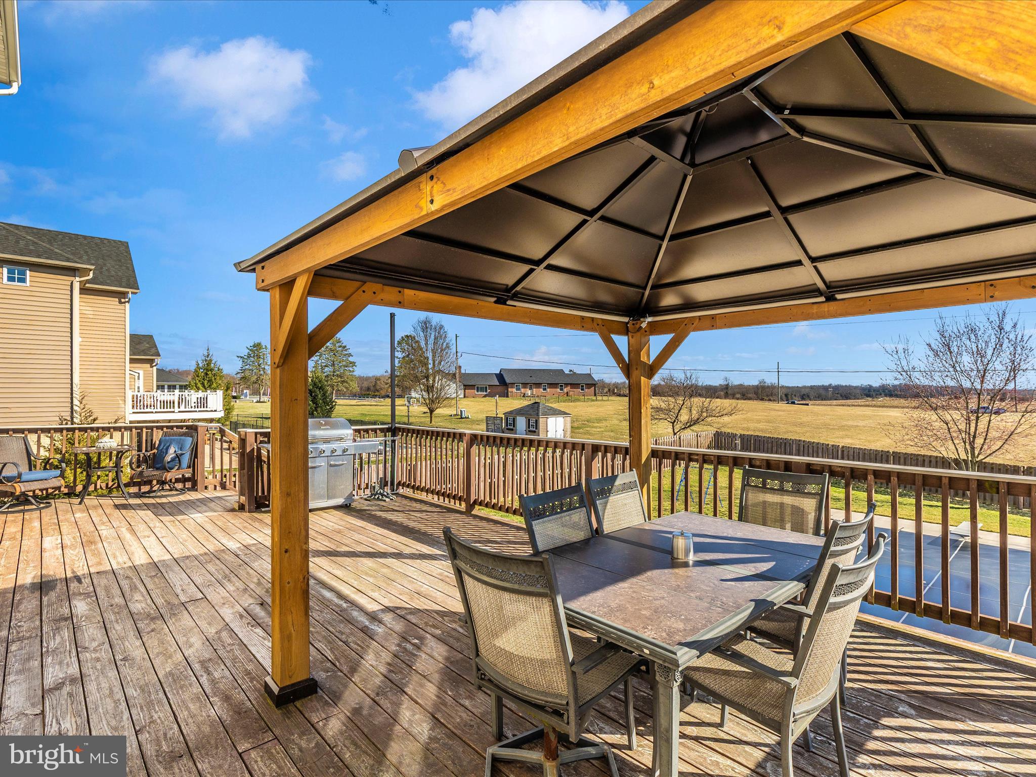 ELMWOOD FARM - Residential