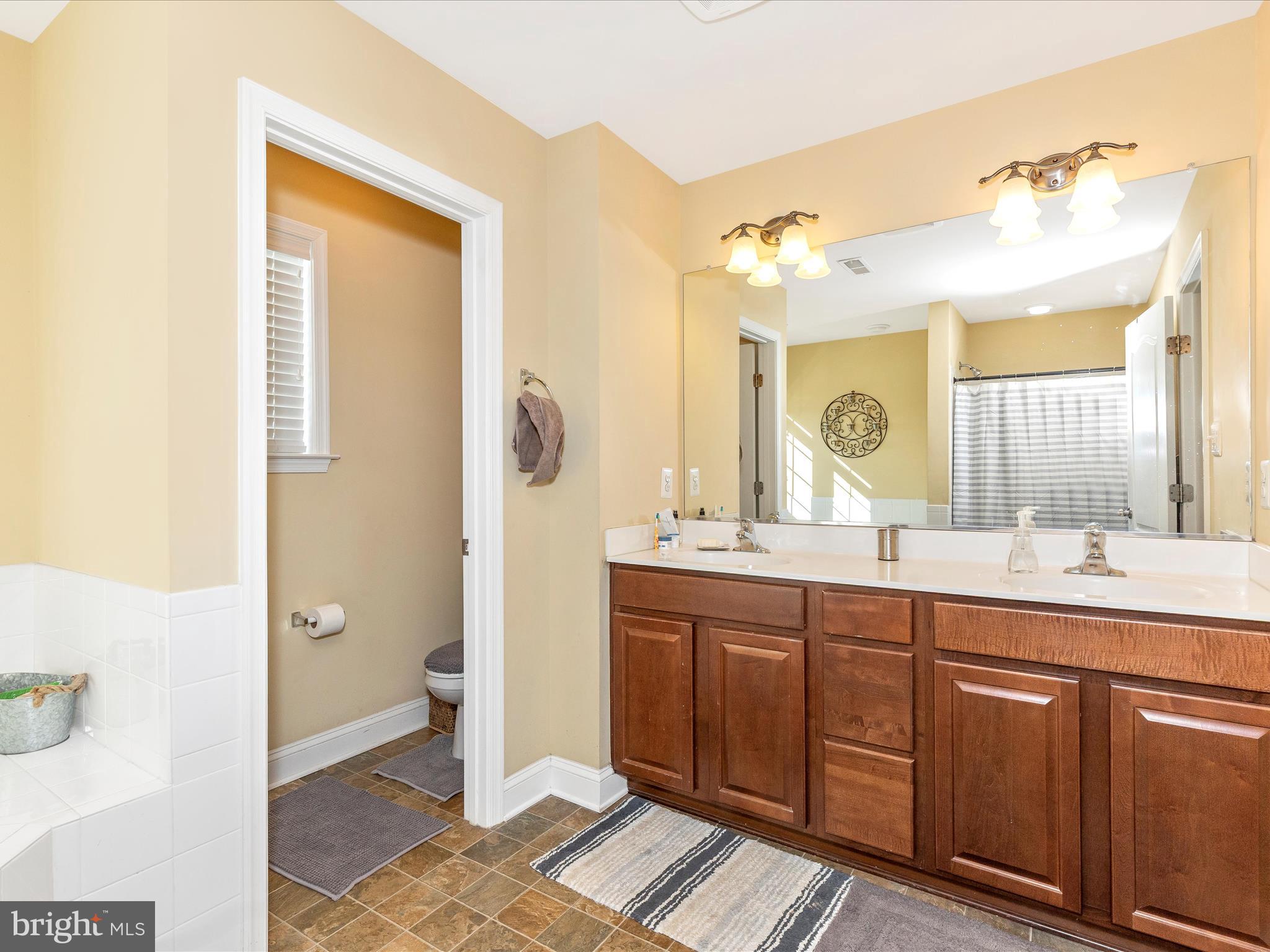 ELMWOOD FARM - Residential