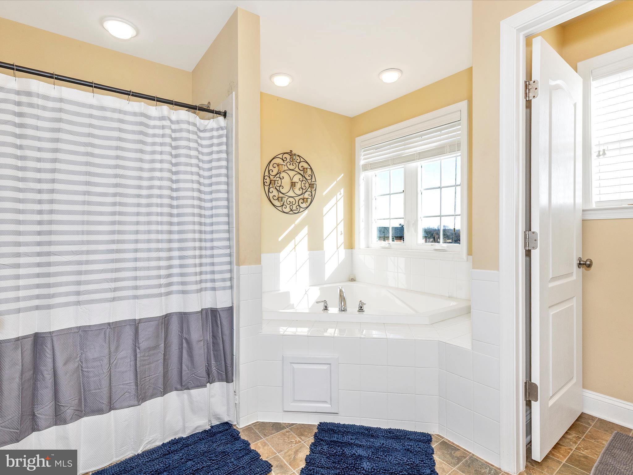 ELMWOOD FARM - Residential