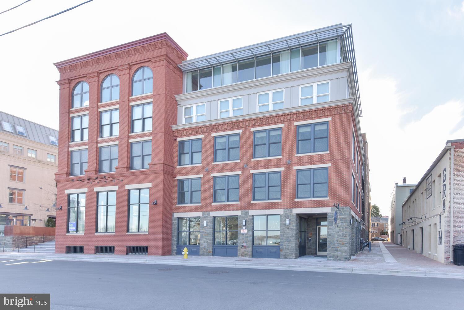 OLD TOWN ALEXANDRIA - Residential