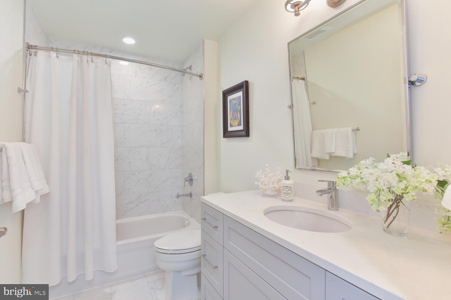 OLD TOWN ALEXANDRIA - Residential