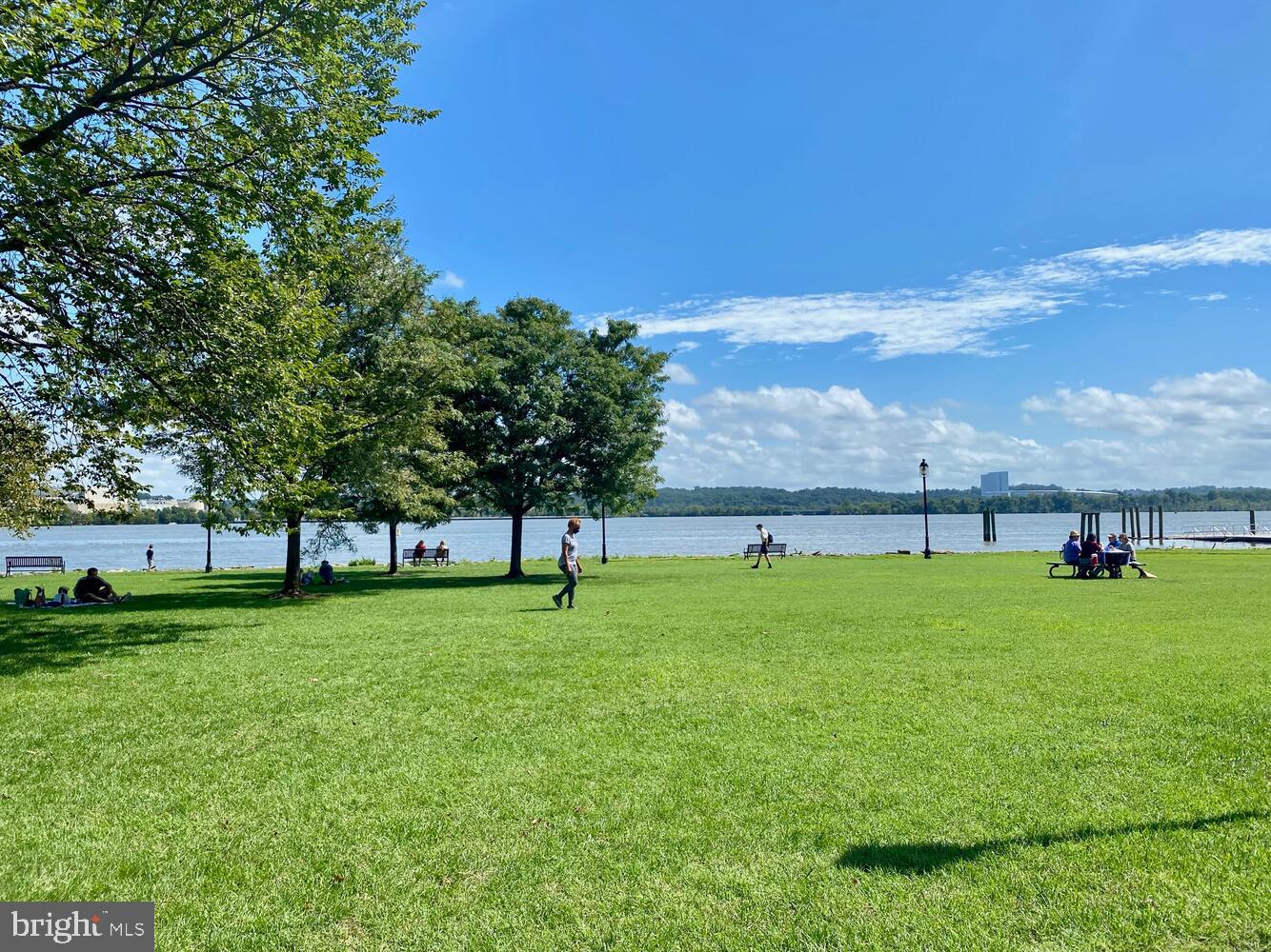 OLD TOWN ALEXANDRIA - Residential