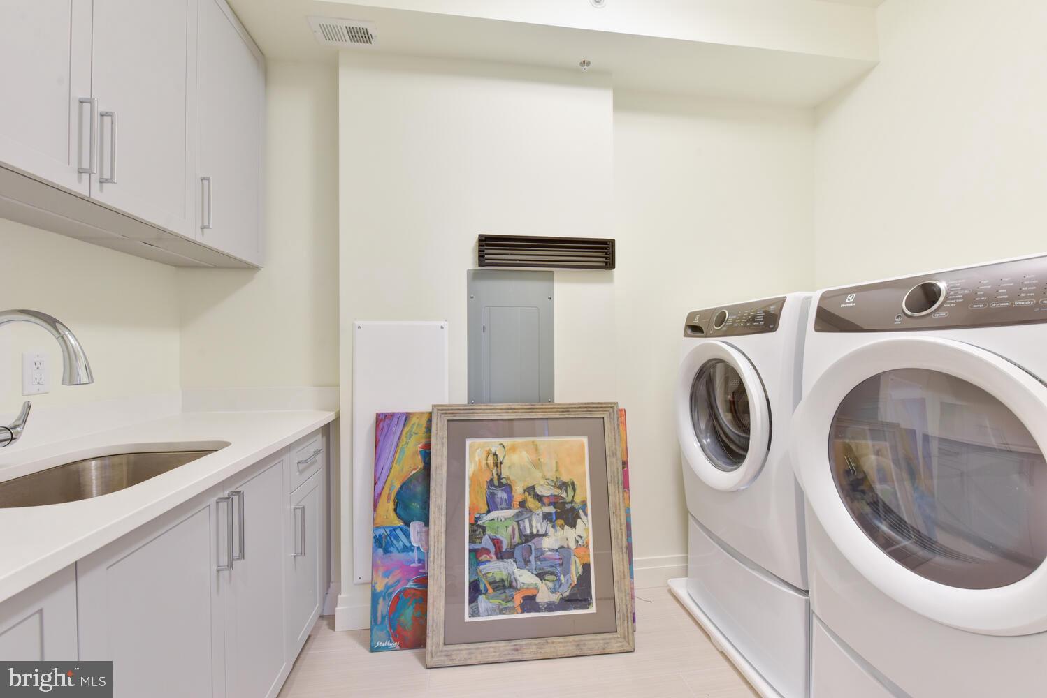 OLD TOWN ALEXANDRIA - Residential