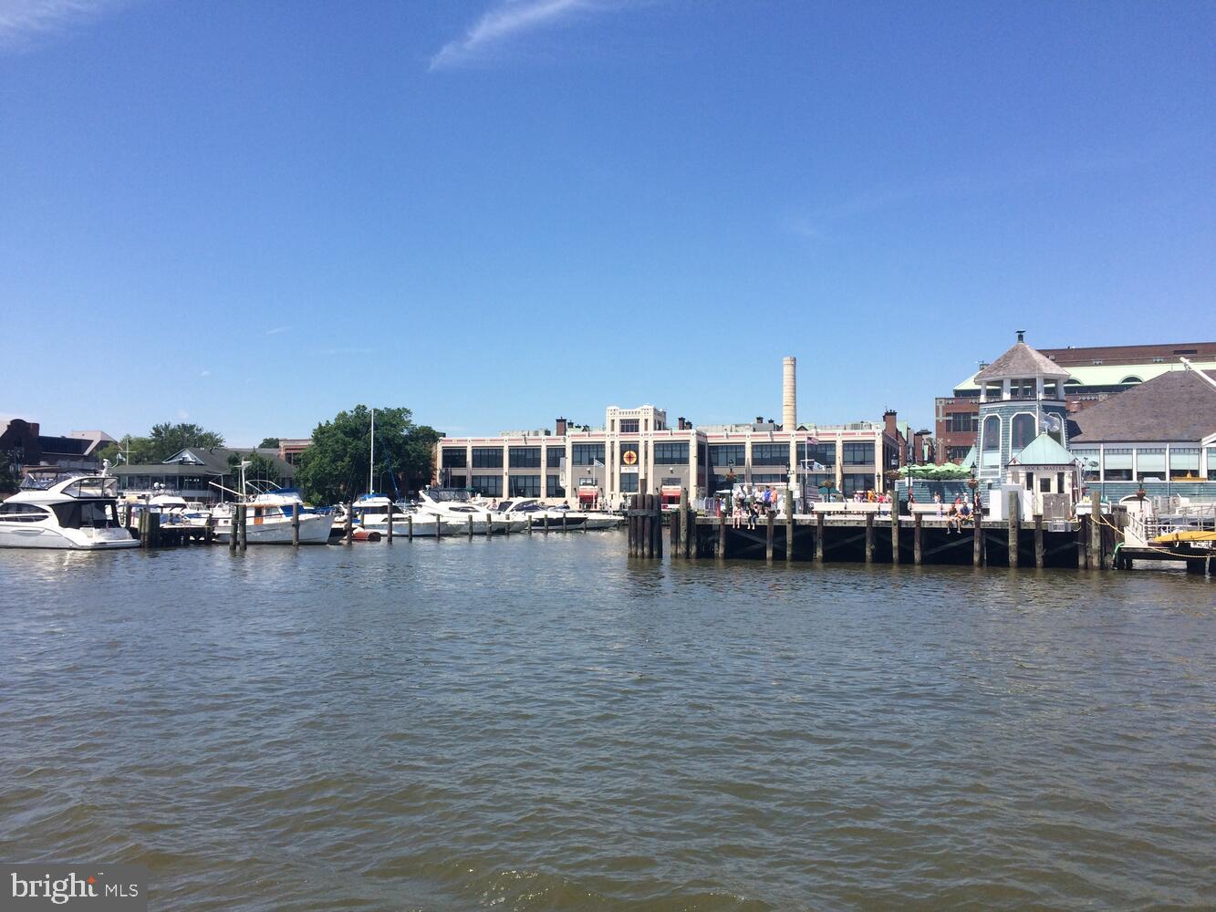 OLD TOWN ALEXANDRIA - Residential