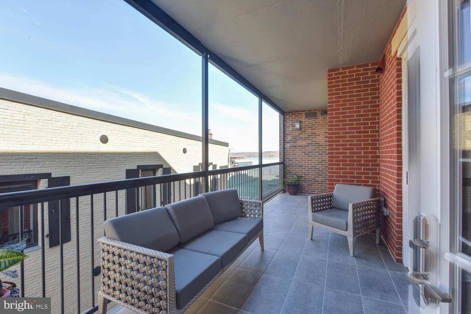 OLD TOWN ALEXANDRIA - Residential