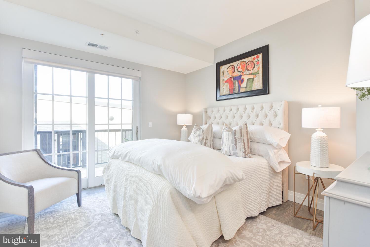 OLD TOWN ALEXANDRIA - Residential