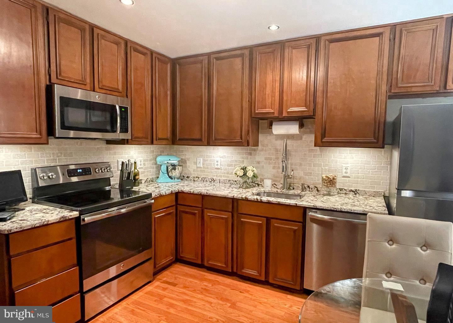 WOODSTREAM VILLAGE - Residential